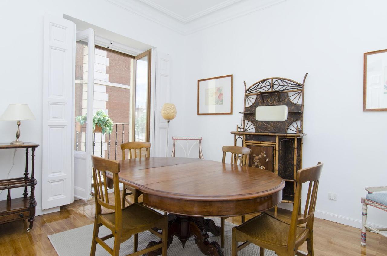 Apartamento Paseo Del Prado II En Madryt Zewnętrze zdjęcie